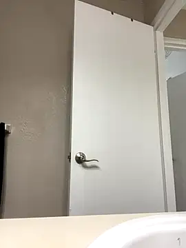 Snapshot of fpbitches1 chatting on 10.31.25 fpbitches1 online show from 10.31.25