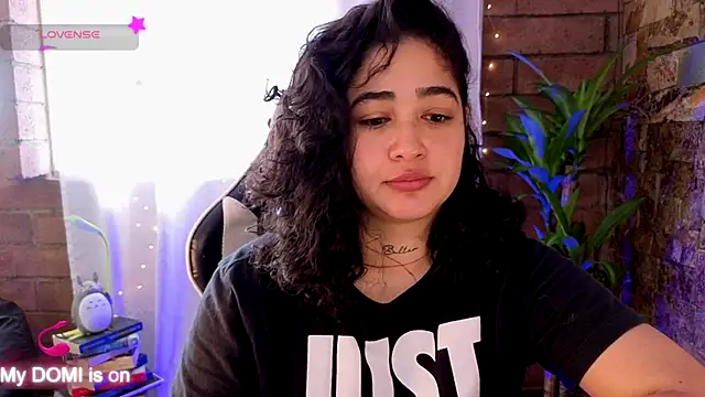 Snapshot of _kat_1995 chatting on 09.14.25 kat 1995 online show from 09.14.25