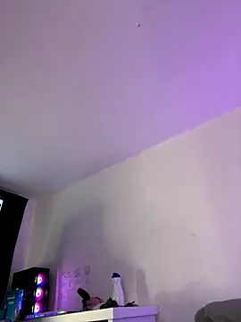 iamkatty  online show from 10.05.25