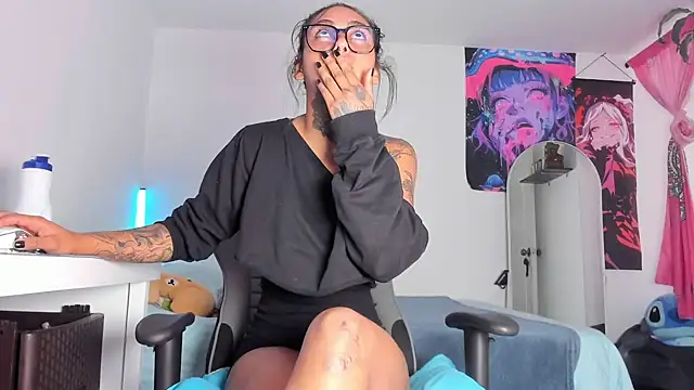 iamkatty  online show from 10.16.25