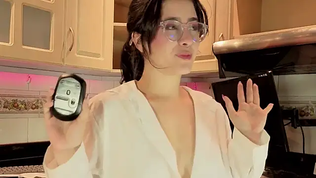 LiLLiAnderson online show from 12.18.25