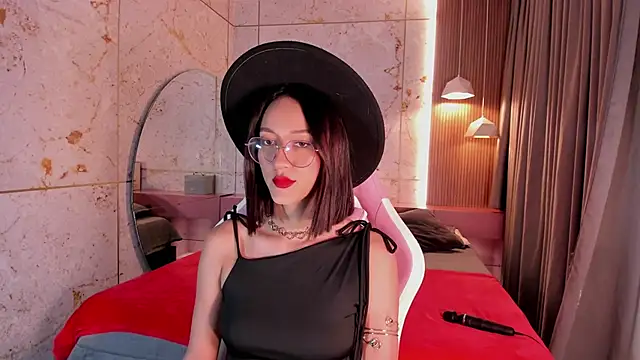 daphne courtis online show from 11.19.25