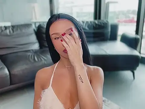 shy Colette online show from 10.28.25