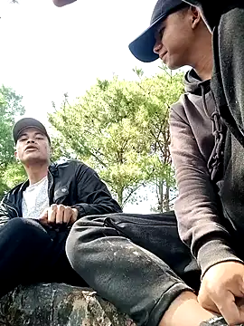 Snapshot of zebba12 chatting on 10.25.25 zebba12 online show from 10.25.25