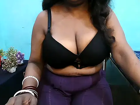 Snapshot of PREETI_BABY chatting on 09.13.25 PREETI BABY online show from 09.13.25