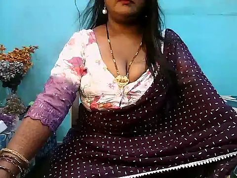 Snapshot of PREETI_BABY chatting on 10.13.25 PREETI BABY online show from 10.13.25