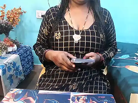 Snapshot of PREETI_BABY chatting on 10.24.25 PREETI BABY online show from 10.24.25