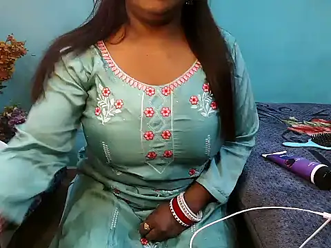 Snapshot of PREETI_BABY chatting on 11.08.25 PREETI BABY online show from 11.08.25
