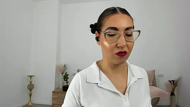 Kylie Kathy online show from 09.23.25