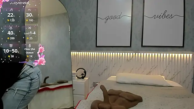 Ximenahott  online show from 10.10.25