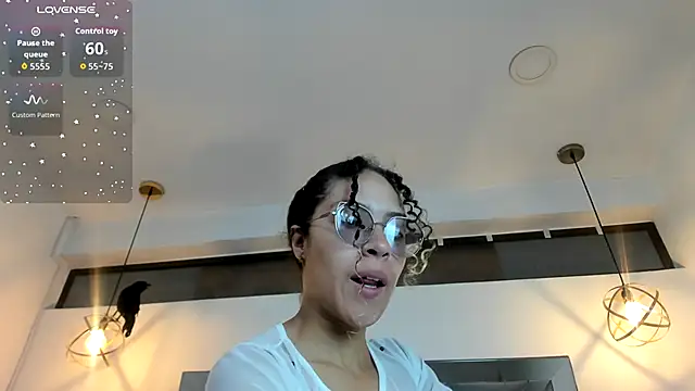 Hanna Cornee  online show from 10.24.25