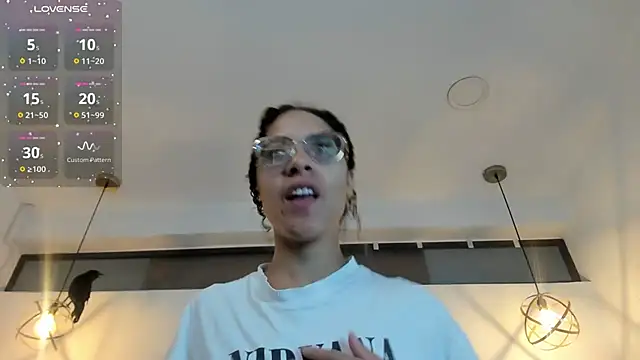 Hanna Cornee  online show from 11.04.25