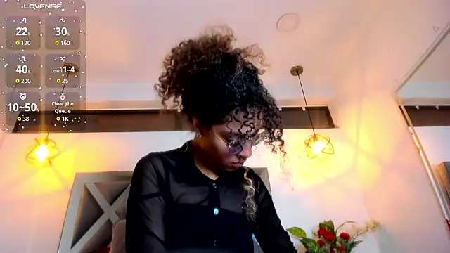 Hanna Cornee  online show from 02.19.26