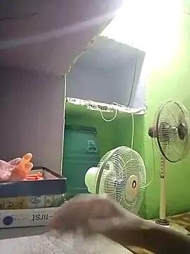 juhijaan2005 online show from 10.14.25