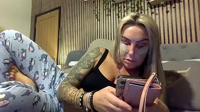 poppyinga1 online show from 02.21.26