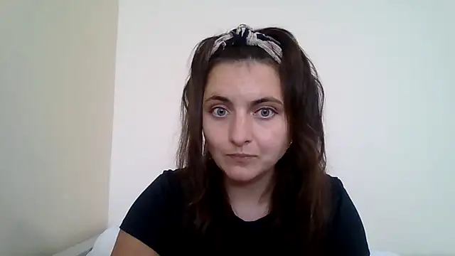 Snapshot of DInaraXRose chatting on 09.19.25 DInaraXRose online show from 09.19.25