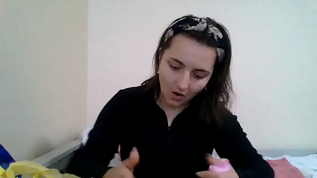 Snapshot of DInaraXRose chatting on 10.08.25 DInaraXRose online show from 10.08.25