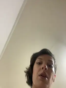 Piggiteablacktea online show from 10.21.25