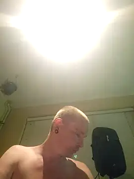Snapshot of piercingpik chatting on 06.27.26 piercingpik online show from 06.27.26