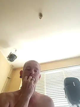 Snapshot of piercingpik chatting on 06.29.26 piercingpik online show from 06.29.26