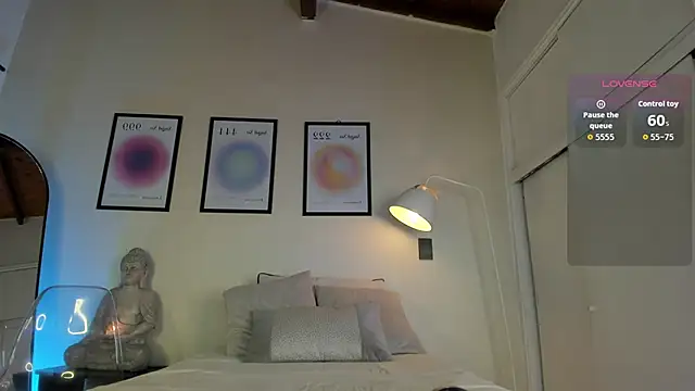 AriaMuse online show from 12.14.25