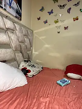 Vliacoooper2 online show from 10.18.25