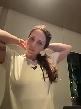 Snapshot of Lady_LauraRose chatting on 02.14.26 Lady LauraRose online show from 02.14.26