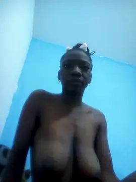 Aurora-Queen online show from 10.24.25