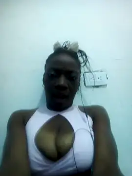 Aurora-Queen online show from 10.31.25