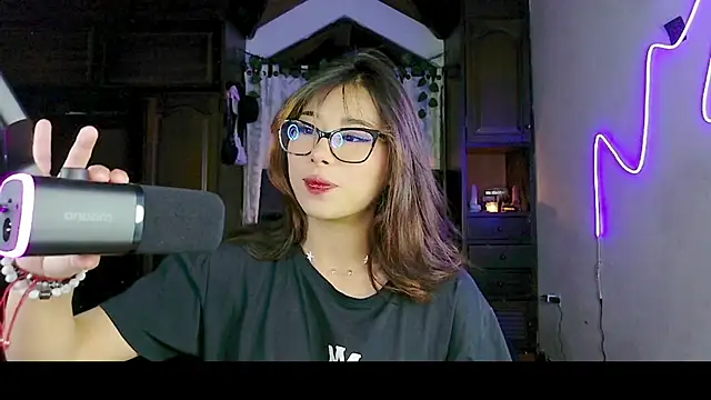 Shisuku Sophi online show from 11.21.25