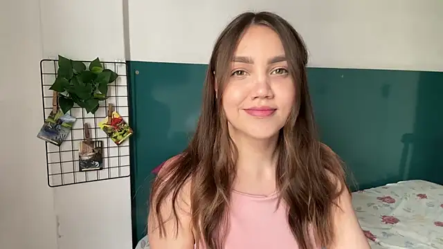 Snapshot of NebulaHaven chatting on 09.22.25 NebulaHaven online show from 09.22.25