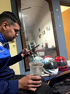 Snapshot of Gasben chatting on 11.09.25 Gasben online show from 11.09.25