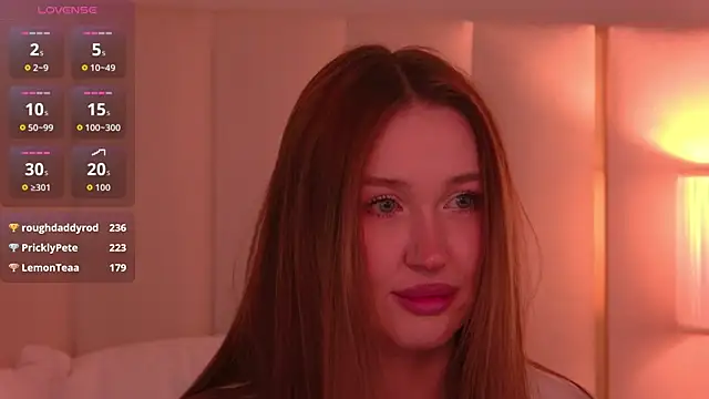 Snapshot of NancySmitts chatting on 12.13.25 NancySmitts online show from 12.13.25