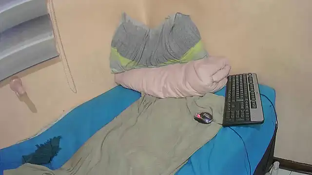 Snapshot of BigSexyEbony chatting on 10.24.25 BigSexyEbony online show from 10.24.25