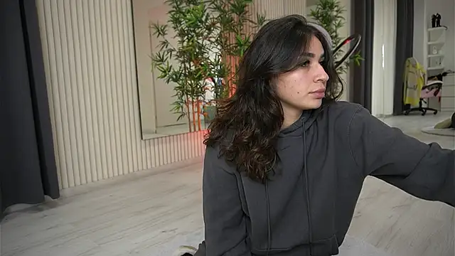 EmmaBlanco online show from 10.11.25