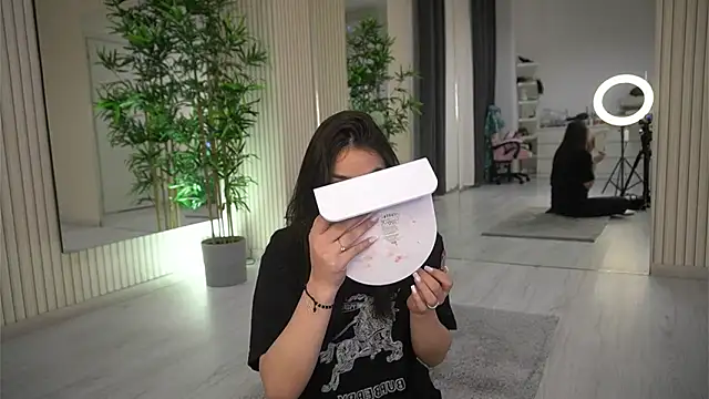 EmmaBlanco online show from 02.05.26