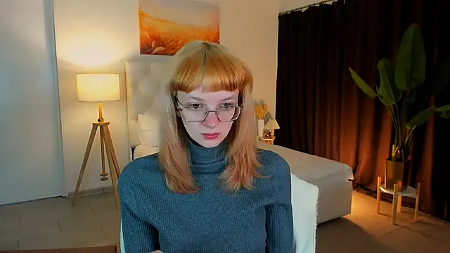 MollyJiggles online show from 10.04.25