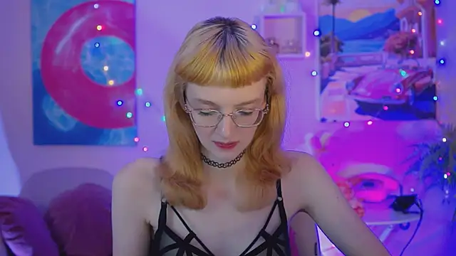 MollyJiggles online show from 10.31.25