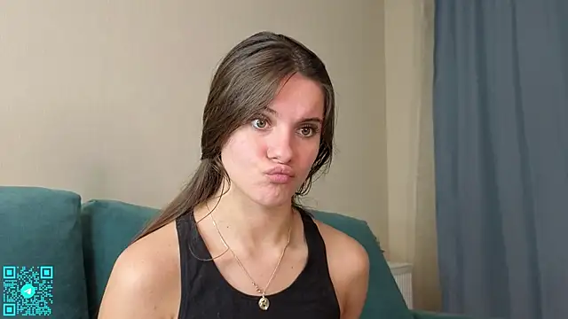 Snapshot of chloemilka chatting on 09.19.25 chloemilka online show from 09.19.25