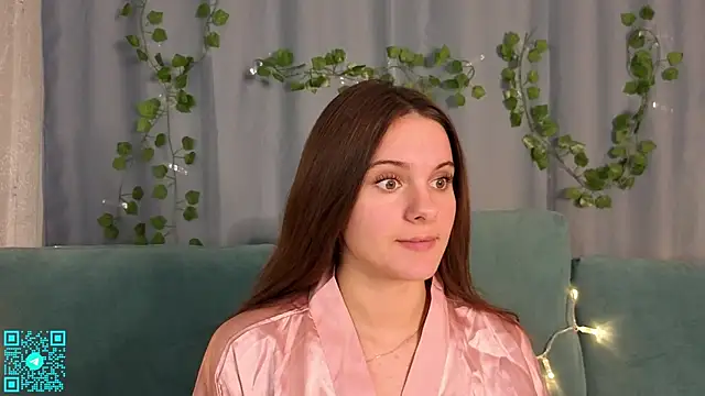 Snapshot of chloemilka chatting on 10.03.25 chloemilka online show from 10.03.25