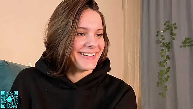 Snapshot of chloemilka chatting on 10.17.25 chloemilka online show from 10.17.25