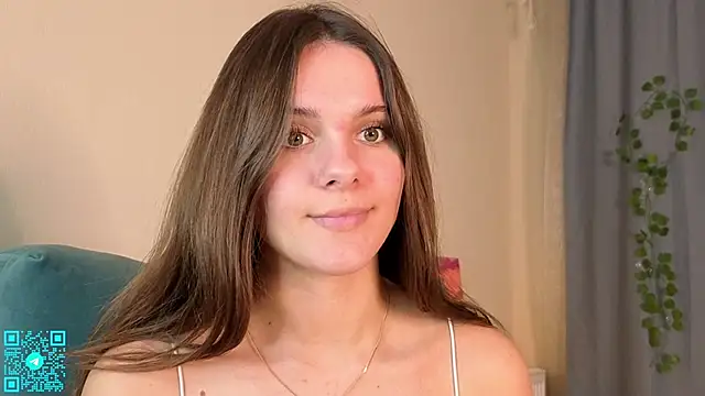 Snapshot of chloemilka chatting on 10.20.25 chloemilka online show from 10.20.25