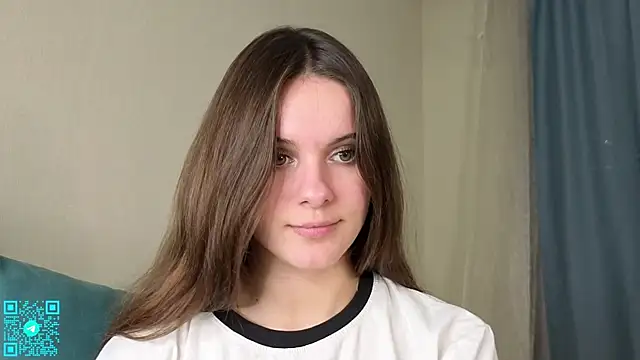 Snapshot of chloemilka chatting on 10.25.25 chloemilka online show from 10.25.25