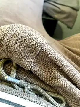 Snapshot of Marius1991 chatting on 10.22.25 Marius1991 online show from 10.22.25