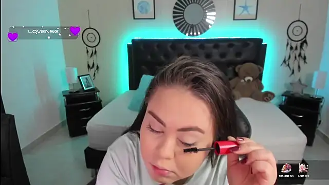 Snapshot of LolaVillalobos chatting on 09.19.25 LolaVillalobos online show from 09.19.25