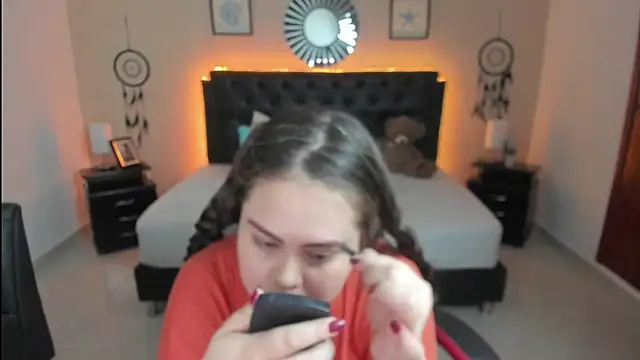 Snapshot of LolaVillalobos chatting on 09.20.25 LolaVillalobos online show from 09.20.25