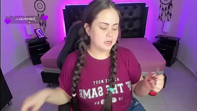 Snapshot of LolaVillalobos chatting on 10.01.25 LolaVillalobos online show from 10.01.25