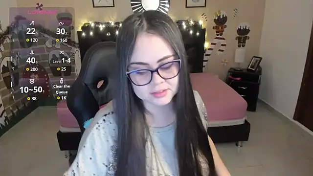 LolaVillalobos online show from 12.04.25