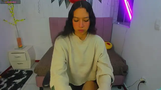 Snapshot of anna_moon11 chatting on 10.17.25 anna moon11 online show from 10.17.25