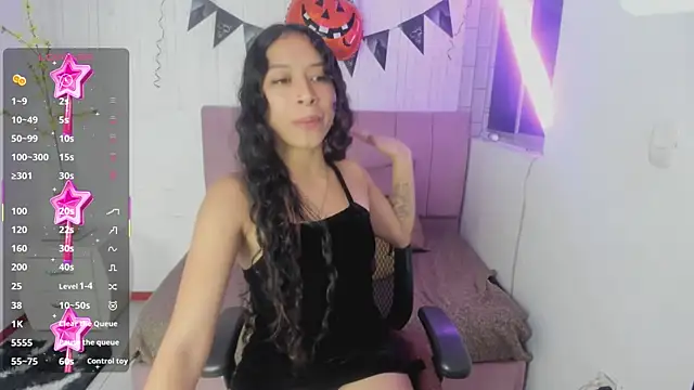 Snapshot of anna_moon11 chatting on 10.18.25 anna moon11 online show from 10.18.25